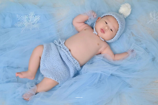 惠东宝宝睡迷糊了才肯吃奶 惠东宝宝睡迷糊了才肯吃奶